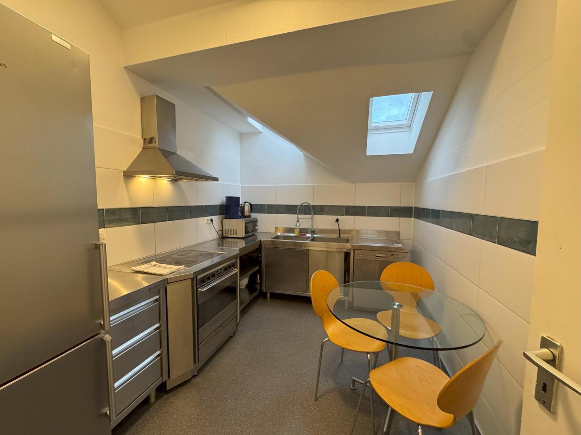 M M Central Apartments Gruppen, Handwerker Und Monteure Budget * Berlin